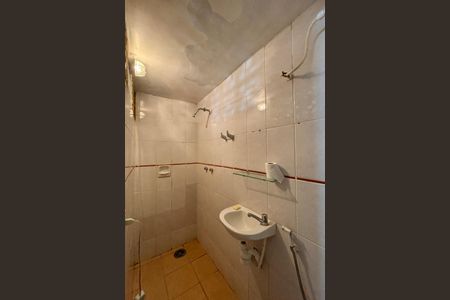 Casa à venda com 246m², 4 quartos e 3 vagas Casa à venda com 246m², 4 quartos e 3 vagasBanheiro de Serviço