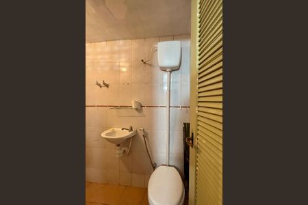 Casa à venda com 246m², 4 quartos e 3 vagas Casa à venda com 246m², 4 quartos e 3 vagasBanheiro de Serviço