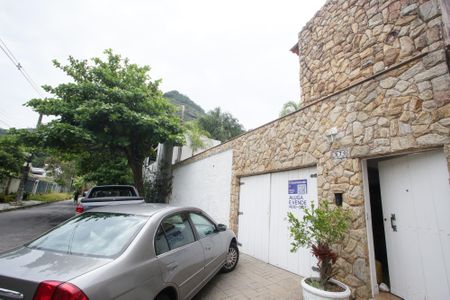 Casa de condomínio à venda com 439m², 6 quartos e 3 vagasFachada