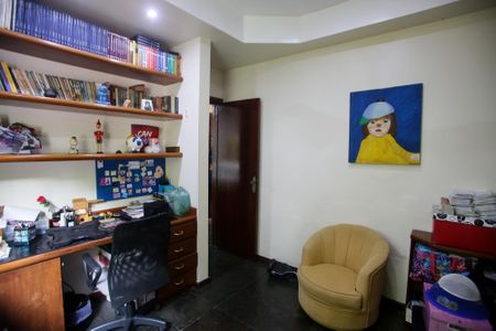 Casa de condomínio à venda com 439m², 6 quartos e 3 vagasEscritório