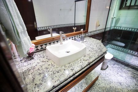 Casa de condomínio à venda com 439m², 6 quartos e 3 vagasBanheiro Social 1