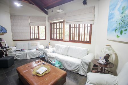 Casa de condomínio à venda com 439m², 6 quartos e 3 vagasSala de TV