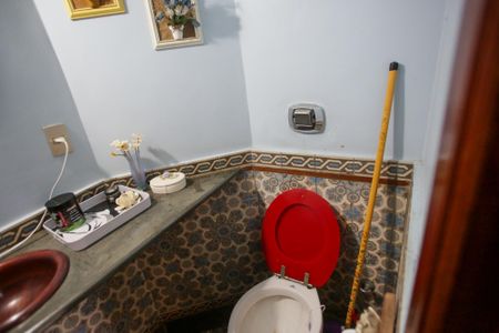 Casa de condomínio à venda com 439m², 6 quartos e 3 vagasLavabo da Sala de TV