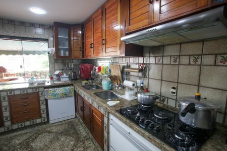 Casa de condomínio à venda com 439m², 6 quartos e 3 vagasCozinha