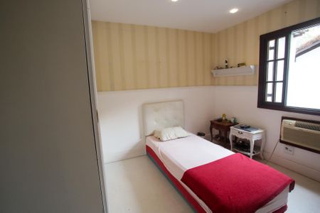 Casa de condomínio à venda com 439m², 6 quartos e 3 vagasQuarto 1