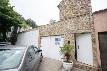 Casa de condomínio à venda com 439m², 6 quartos e 3 vagasFachada