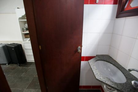 Casa de condomínio à venda com 439m², 6 quartos e 3 vagasBanheiro da Suíte 3