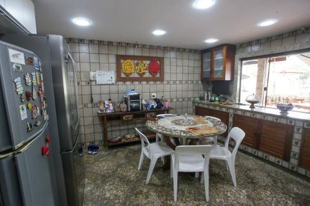 Casa de condomínio à venda com 439m², 6 quartos e 3 vagasCozinha