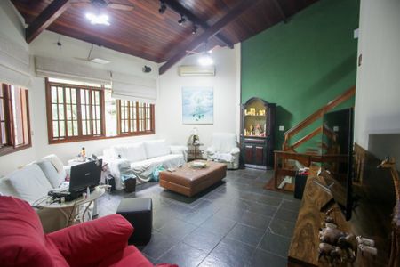 Casa de condomínio à venda com 439m², 6 quartos e 3 vagasSala de TV