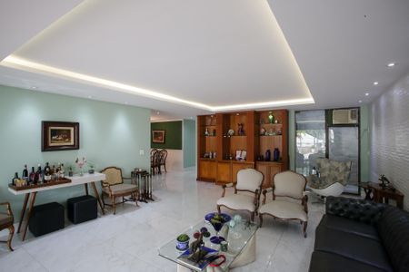 Casa de condomínio à venda com 439m², 6 quartos e 3 vagasSala de Estar