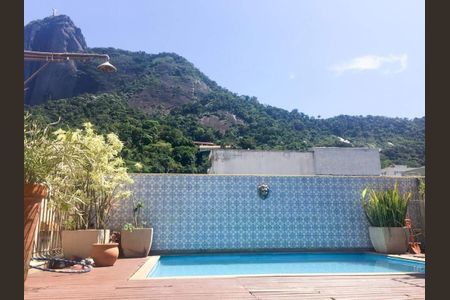 Apartamento à venda com 240m², 4 quartos e 1 vaga