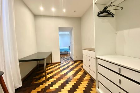 Casa à venda com 300m², 5 quartos e sem vaga Casa à venda com 300m², 5 quartos e sem vagaCloset quarto 3