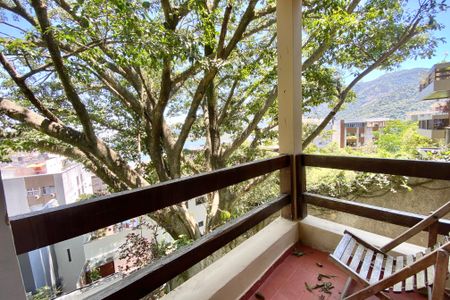 Casa à venda com 300m², 5 quartos e sem vaga Casa à venda com 300m², 5 quartos e sem vagaVaranda quartos