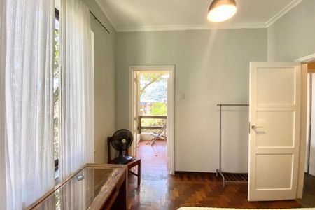 Casa à venda com 300m², 5 quartos e sem vaga Casa à venda com 300m², 5 quartos e sem vagaQuarto 2