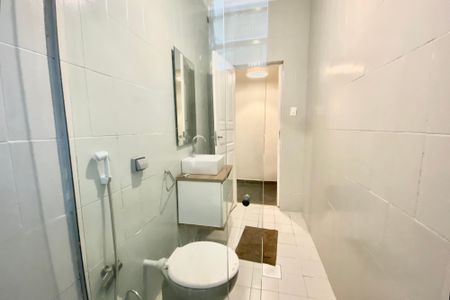 Casa à venda com 300m², 5 quartos e sem vaga Casa à venda com 300m², 5 quartos e sem vagaBanheiro 1