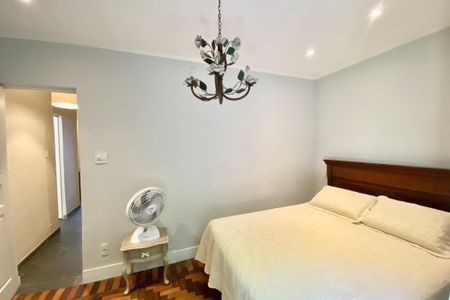 Casa à venda com 300m², 5 quartos e sem vaga Casa à venda com 300m², 5 quartos e sem vagaQuarto 5