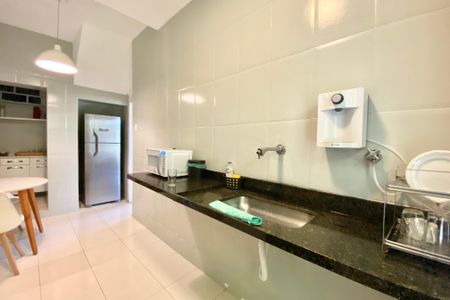 Casa à venda com 300m², 5 quartos e sem vaga Casa à venda com 300m², 5 quartos e sem vagaCozinha