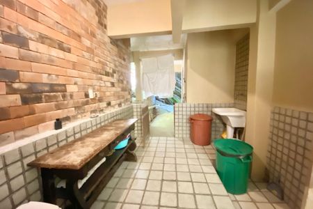 Casa à venda com 300m², 5 quartos e sem vaga Casa à venda com 300m², 5 quartos e sem vagaÁrea de Serviço