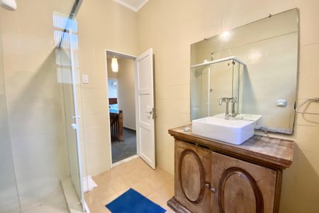 Casa à venda com 300m², 5 quartos e sem vaga Casa à venda com 300m², 5 quartos e sem vagaBanheiro 2