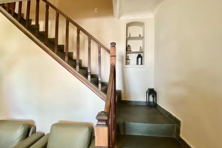 Casa à venda com 300m², 5 quartos e sem vaga Casa à venda com 300m², 5 quartos e sem vagaQuarto 1