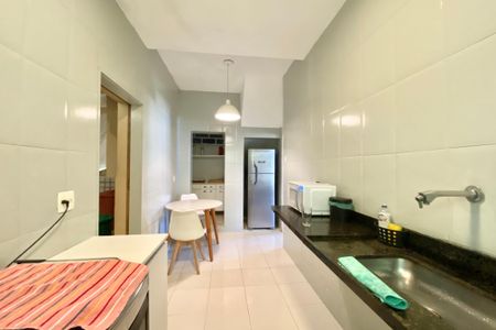 Casa à venda com 300m², 5 quartos e sem vaga Casa à venda com 300m², 5 quartos e sem vagaCozinha