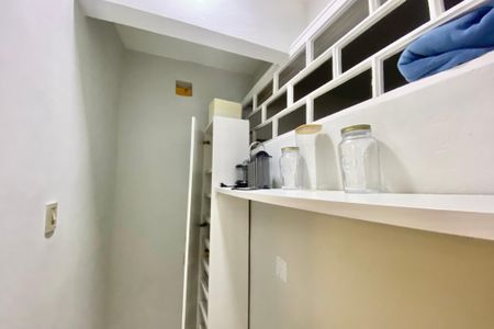 Casa à venda com 300m², 5 quartos e sem vaga Casa à venda com 300m², 5 quartos e sem vagaDispensa