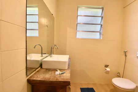 Casa à venda com 300m², 5 quartos e sem vaga Casa à venda com 300m², 5 quartos e sem vagaBanheiro 2