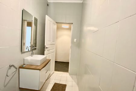 Casa à venda com 300m², 5 quartos e sem vaga Casa à venda com 300m², 5 quartos e sem vagaBanheiro 1