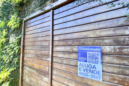 Casa à venda com 300m², 5 quartos e sem vaga Casa à venda com 300m², 5 quartos e sem vagaPlaca