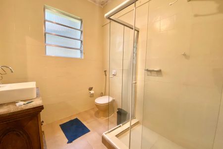 Casa à venda com 300m², 5 quartos e sem vaga Casa à venda com 300m², 5 quartos e sem vagaBanheiro 2