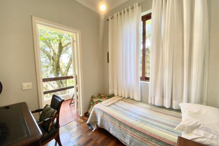 Casa à venda com 300m², 5 quartos e sem vaga Casa à venda com 300m², 5 quartos e sem vagaQuarto 1