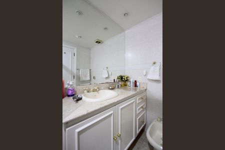 Apartamento à venda com 430m², 6 quartos e 2 vagasBanheiro da Suíte