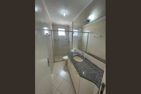 Apartamento à venda com 80m², 3 quartos e 1 vaga Apartamento à venda com 80m², 3 quartos e 1 vagaBanheiro