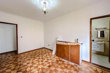 Casa à venda com 220m², 3 quartos e 5 vagasSuíte