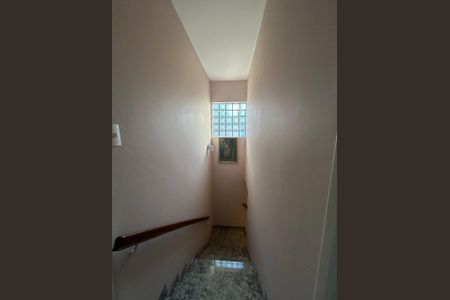 Casa à venda com 118m², 3 quartos e 2 vagas Casa à venda com 118m², 3 quartos e 2 vagasESCADA