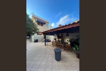 Casa à venda com 118m², 3 quartos e 2 vagas Casa à venda com 118m², 3 quartos e 2 vagasQUINTAL