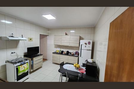 Casa à venda com 118m², 3 quartos e 2 vagas Casa à venda com 118m², 3 quartos e 2 vagasCozinha