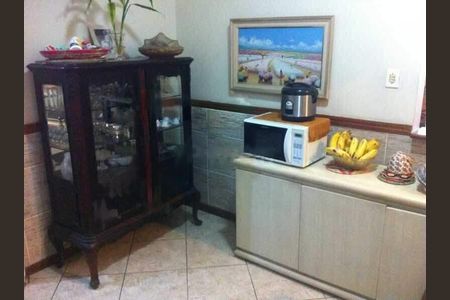 Casa à venda com 213m², 3 quartos e 1 vaga