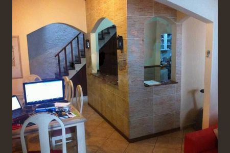 Casa à venda com 213m², 3 quartos e 1 vaga