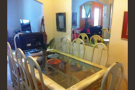 Casa à venda com 213m², 3 quartos e 1 vaga