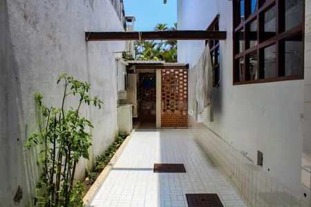 Casa à venda com 1028m², 4 quartos e 3 vagas