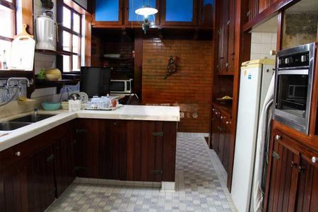 Casa à venda com 1028m², 4 quartos e 3 vagas