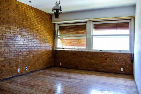 Casa à venda com 1028m², 4 quartos e 3 vagas