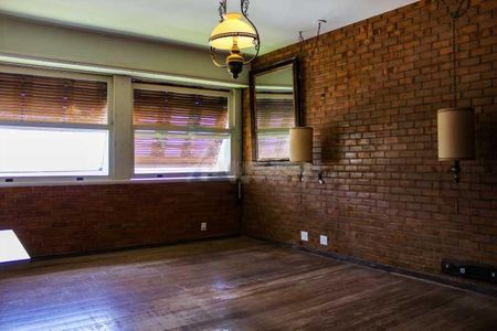 Casa à venda com 1028m², 4 quartos e 3 vagas