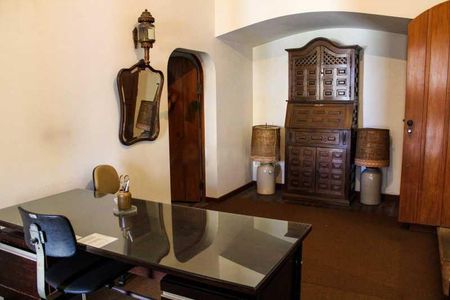 Casa à venda com 1028m², 4 quartos e 3 vagas