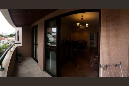 Apartamento à venda com 123m², 4 quartos e 2 vagasVARANDA