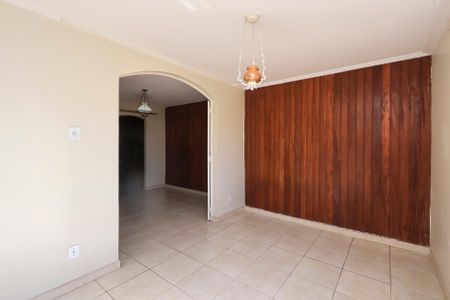 Casa à venda com 216m², 6 quartos e 3 vagas Casa à venda com 216m², 6 quartos e 3 vagasSala 2