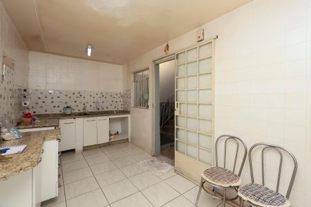 Casa à venda com 216m², 6 quartos e 3 vagas Casa à venda com 216m², 6 quartos e 3 vagasCozinha