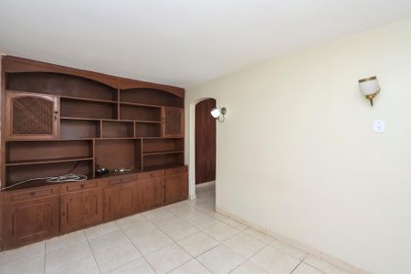 Casa à venda com 216m², 6 quartos e 3 vagas Casa à venda com 216m², 6 quartos e 3 vagasQuarto 1