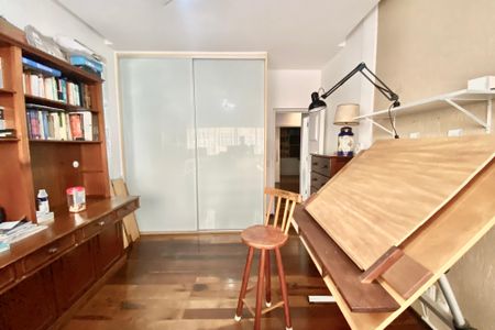 Apartamento à venda com 230m², 4 quartos e 2 vagasQuarto 2